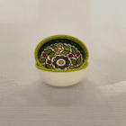 Lille håndlavet keramikskål fra Palæstina - velegnet til servering af oliven.