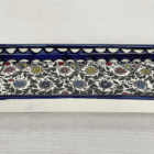 Håndlavet keramik serveringsfad fra Al-Khalil / Hebron med traditionelt palæstinensisk mønster.