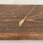 Håndlavet halskæde med digt af Mahmoud Darwish fra Palæstina