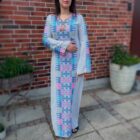 Palæstinensisk abaya / kjole med traditionelt broderi også kaldet tatreez.