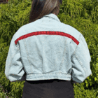 Denimjakke med tatreez fra det palæstinensiske fashionbrand Edmond's Fashion