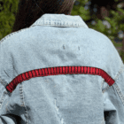 Denimjakke med tatreez fra det palæstinensiske fashionbrand Edmond's Fashion