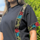 T-shirt med tatreez fra det palæstinensiske fashionbrand Edmond's Fashion