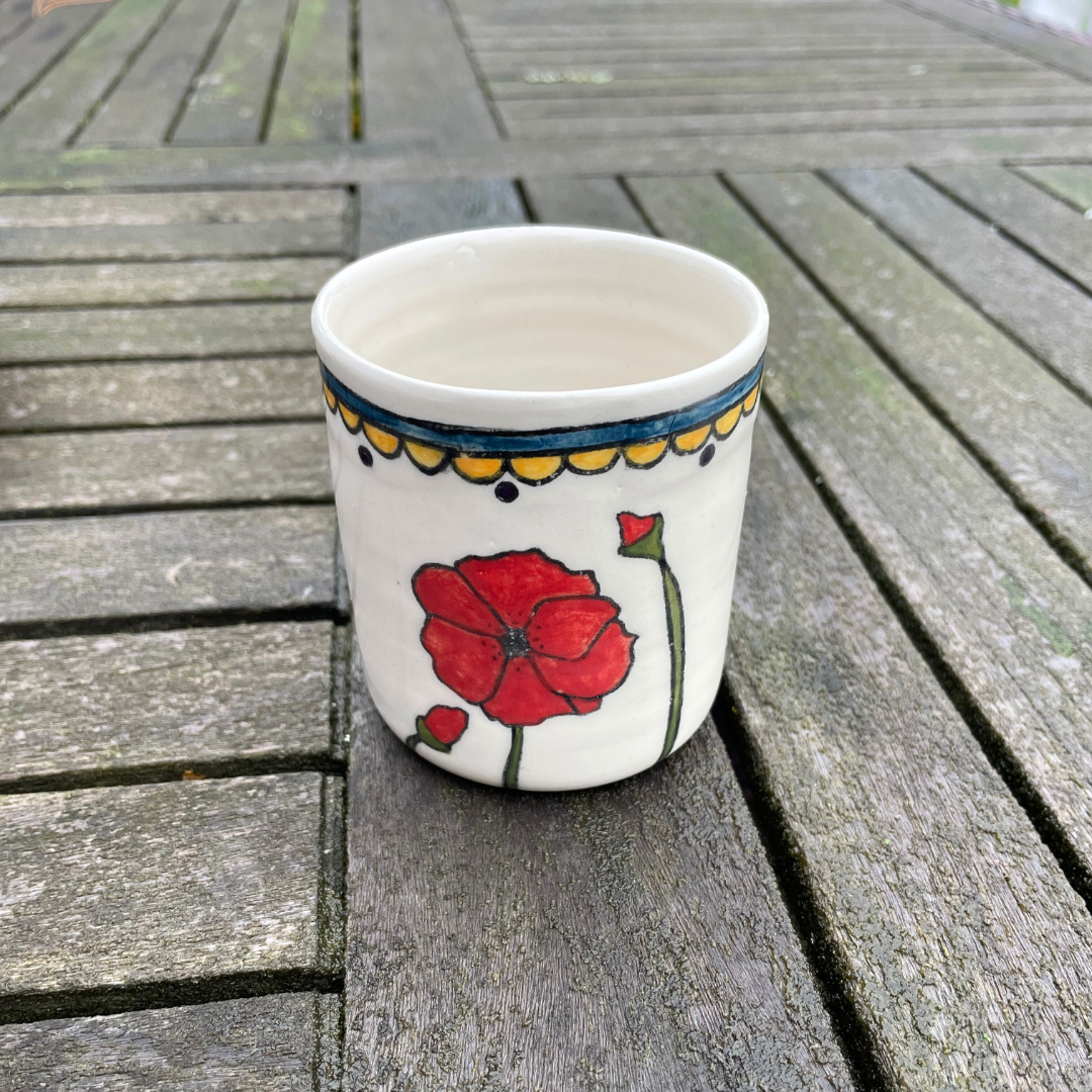 Mal Palæstina-inspirerede mønstre på hånddrejet keramik og lær om en tradition, der har overlevet i årtusinder,