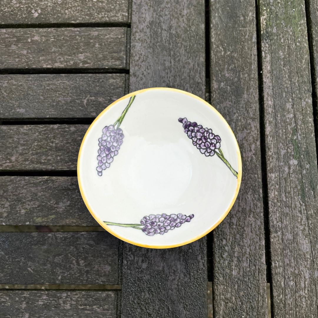 Mal Palæstina-inspirerede mønstre på hånddrejet keramik og lær om en tradition, der har overlevet i årtusinder,