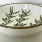 Håndlavet keramik tallerken fra Nablus med oliven mønster